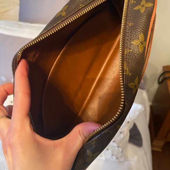 SOLD ❤️Authentic Louis Vuitton Compiegne 23 - Picture 7 of 9